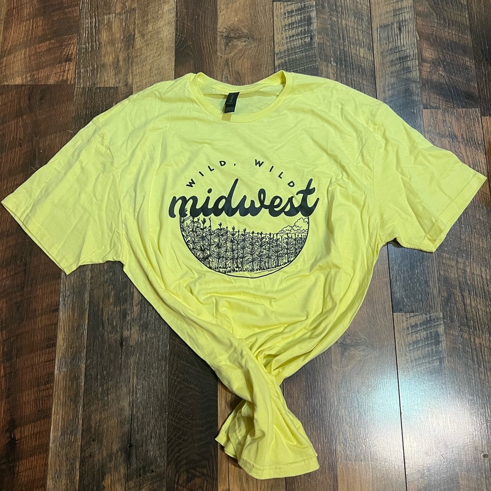 Yellow 'Wild Wild Midwest' Graphic T-Shirt‎